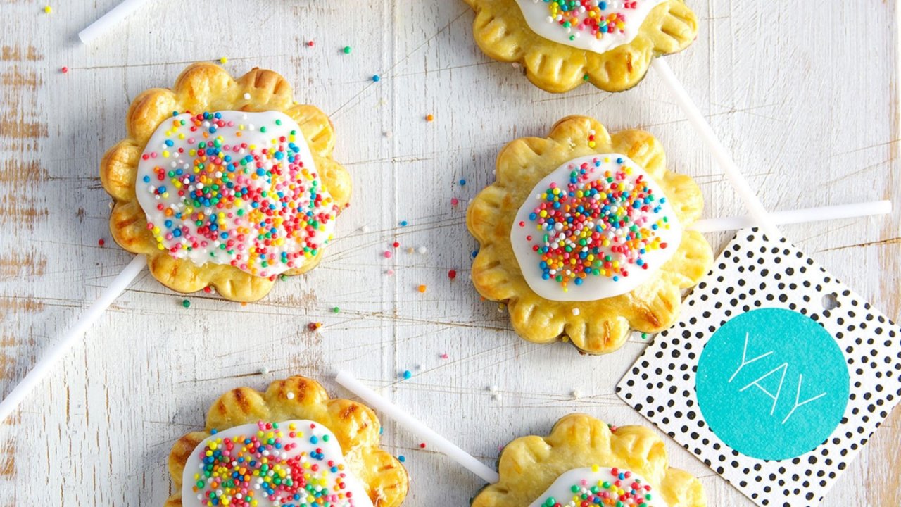 M&Ms Pie Pops