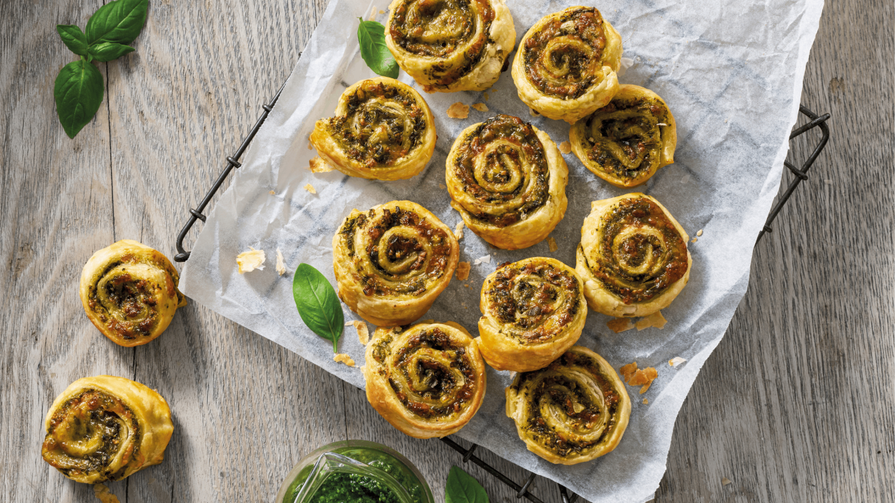 Mini Pesto & Cheese Scrolls